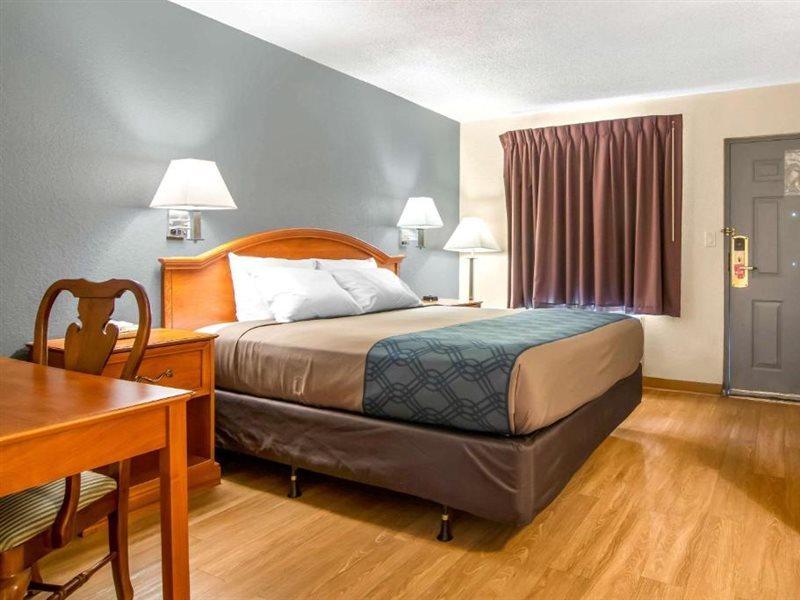 Days Inn By Wyndham Helen Exterior photo